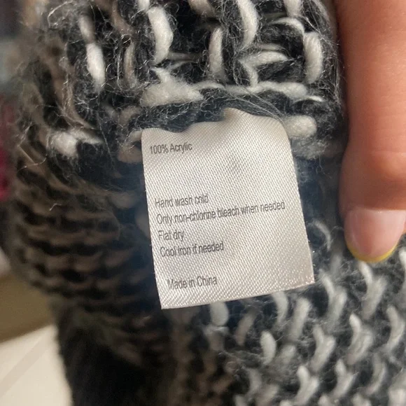 FREE WITH PURCHASE Black and White Loop Scarf - Picture 3 of 3